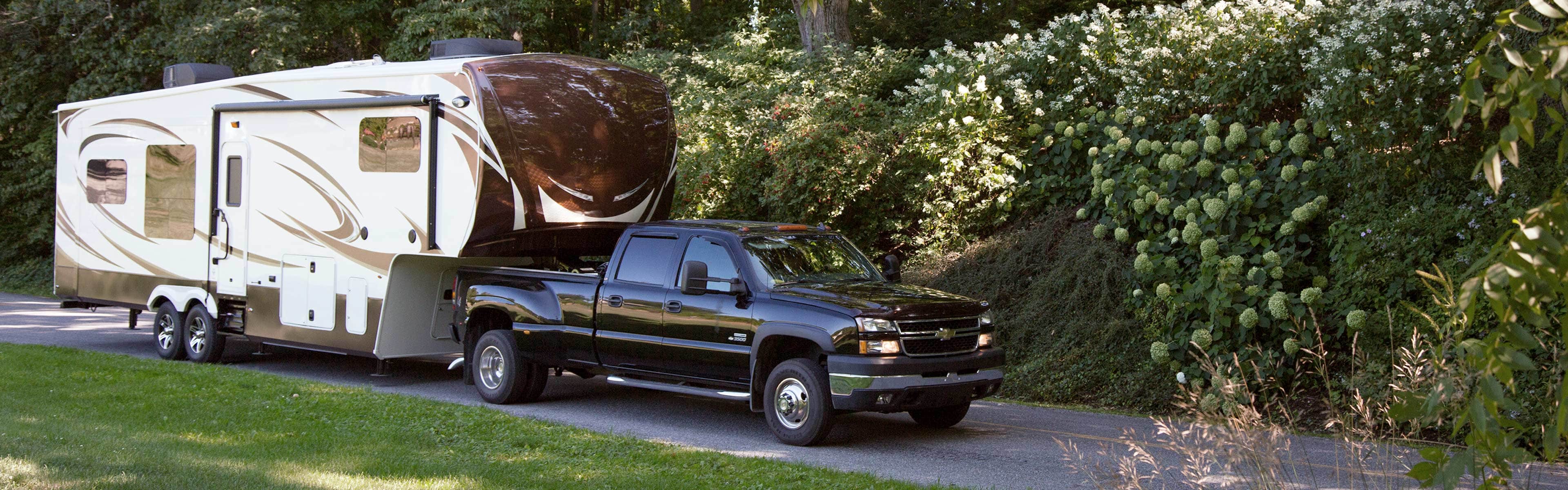fifth-wheel-travel-trailer-rv.jpg
